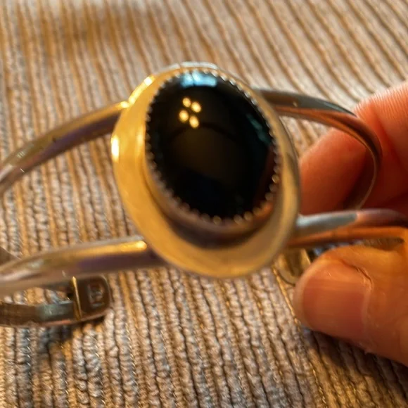Vintage SS/Onyx Native American Cuff - Picture 5 of 5